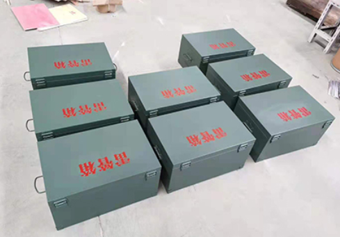 信州炸药箱和雷管箱一般是怎么存放的？